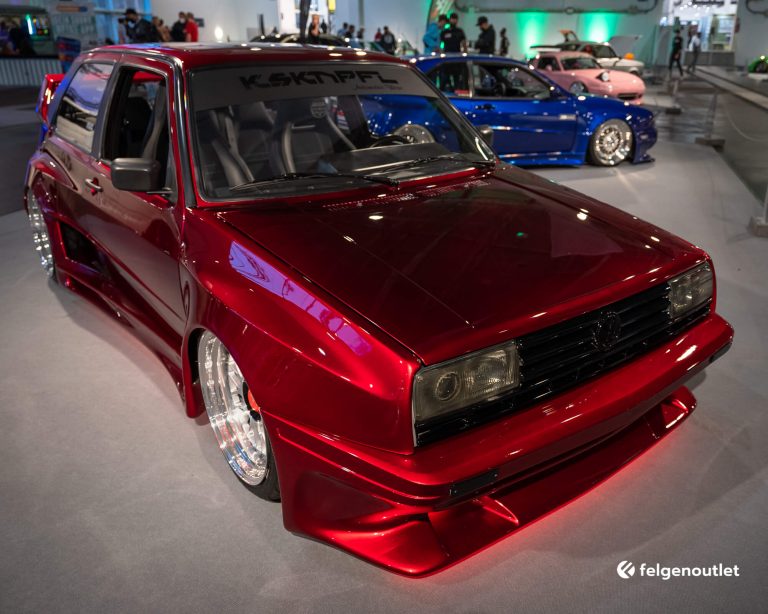 Rallye-Golf mit Unterbodenbeleuchtung